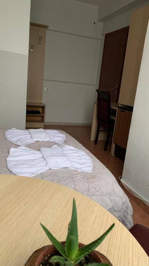 Guest House De Rada Tiranë Ngoại thất bức ảnh