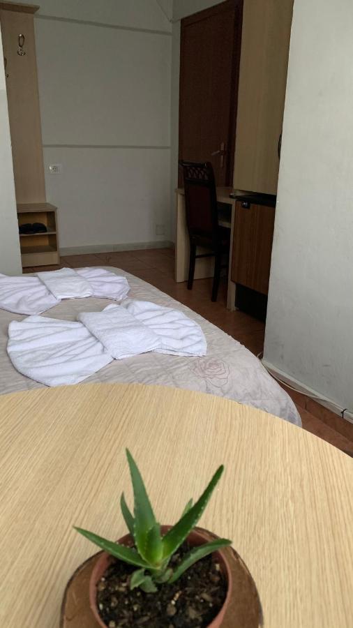Guest House De Rada Tiranë Ngoại thất bức ảnh